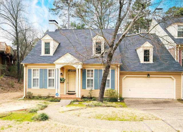 Property at 102 Claremore Ct, Little Rock, AR 72227, 3 beds, 3.5 baths