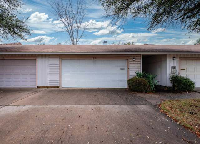 Property at 29 Hampshire Cir, Little Rock, AR 72212, 3 beds, 2.5 baths