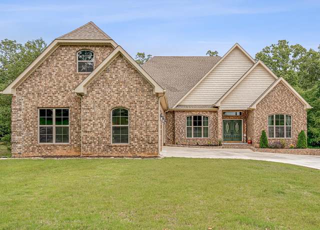 Property at 2216 Autumn, Jonesboro, AR 72404, 5 beds, 3 baths