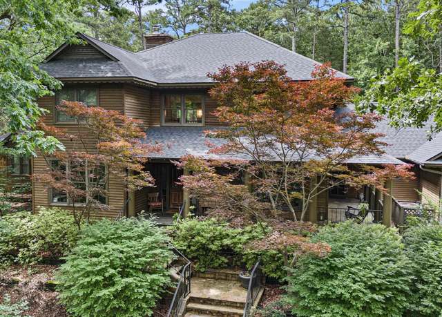 Property at 407 Dove Pl, Russellville, AR 72802, 4 beds, 4.5 baths