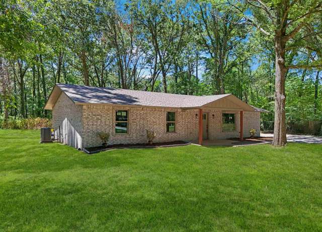 Property at 7 Palmer Dr, Conway, AR 72032, 3 beds, 2 baths