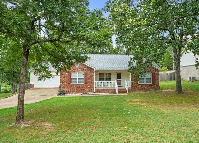 Property at 108 W Miracle Pl, Hot Springs, AR 71913, 3 beds, 2 baths