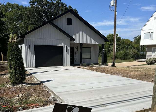 Property at 2210 W Tenth St, Little Rock, AR 72202, 3 beds, 2 baths