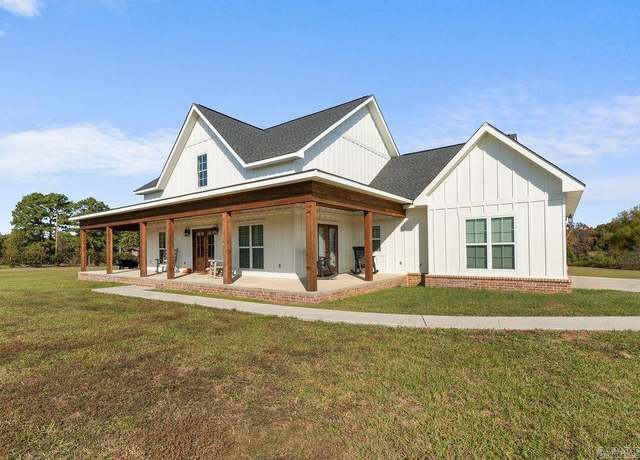 Property at 200 Panther Creek Rd, Searcy, AR 72143, 4 beds, 2.5 baths