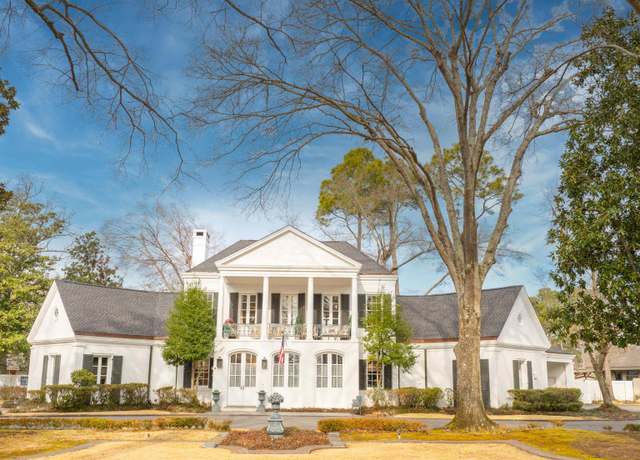 Property at 30 Longmeadow, Pine Bluff, AR 71603, 4 beds, 6 baths