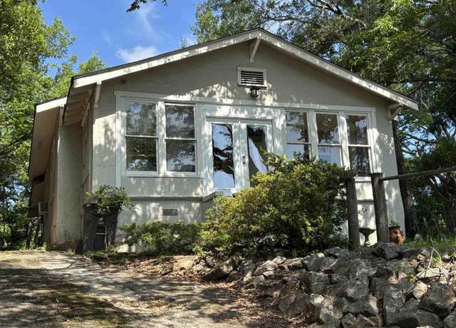 Property at 126 Parkhill St, Hot Springs, AR 71913, 5 beds