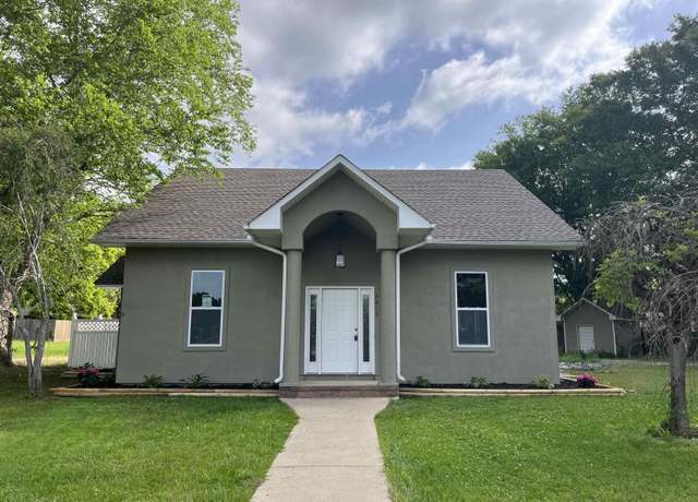 Property at 2015 Azalea Dr, Malvern, AR 72104, 2 beds, 1 bath