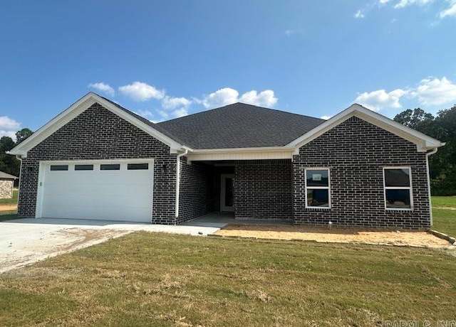 Property at 1112 Duke Dr, Bauxite, AR 72011, 4 beds, 2 baths
