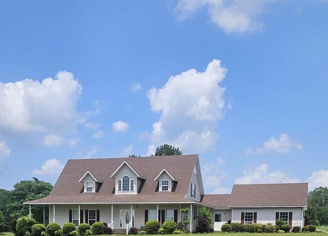 Property at 1 Elberta Ave, Nashville, AR 71852, 3 beds, 3.5 baths
