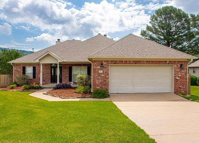 Property at 5 Westoak Cir, Little Rock, AR 72223, 3 beds, 2.5 baths