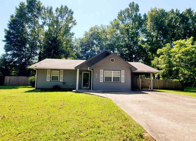 Property at 205 Cherry St, Mena, AR 71953, 3 beds, 1.5 baths
