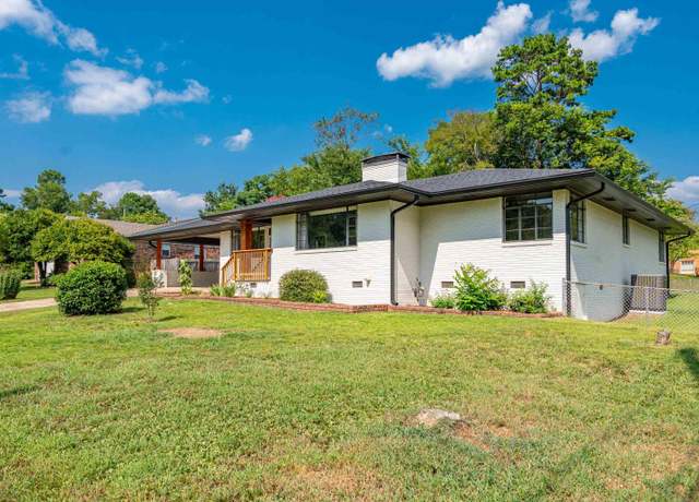 Property at 127 Orchard St, Hot Springs, AR 71913, 4 beds, 3 baths