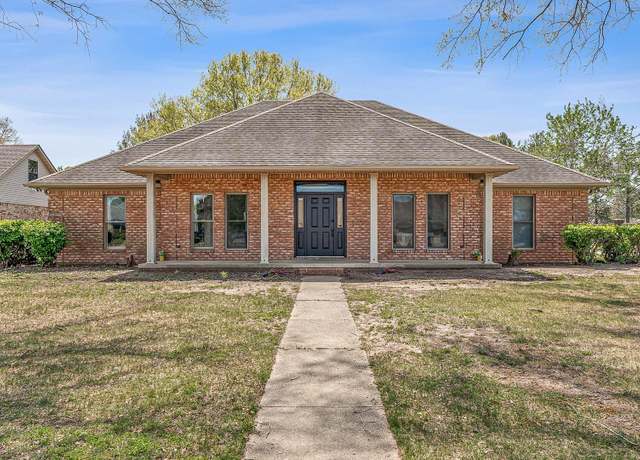 Property at 105 Lancaster St, Blytheville, AR 72315, 4 beds, 2 baths