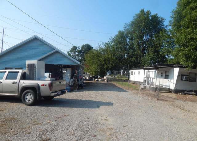 Property at 908 E Ct, Paragould, AR 72450, 3 beds, 1 bath