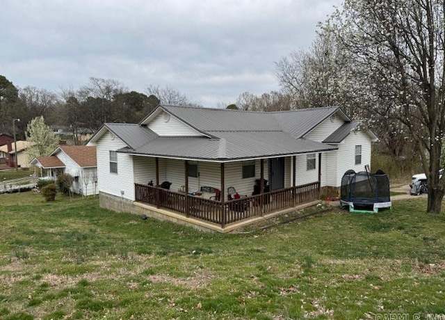 Property at 1912 Dalton St, Pocahontas, AR 72455, 3 beds, 2 baths