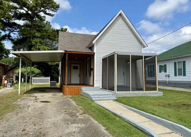 Property at 608 S 6th St, Paragould, AR 72450, 3 beds, 1 bath