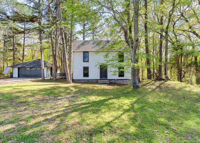 Property at 1705 High Ridge Ln, Jonesboro, AR 72404, 5 beds, 3 baths