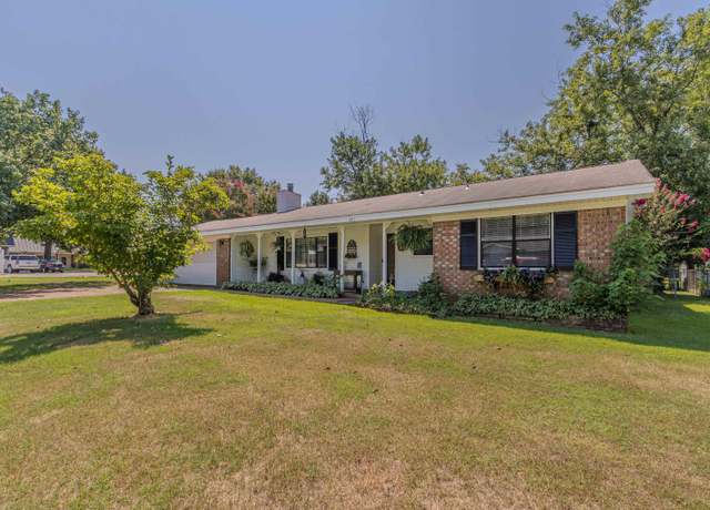 Property at 201 Jennifer St, Jonesboro, AR, 3 beds, 2 baths