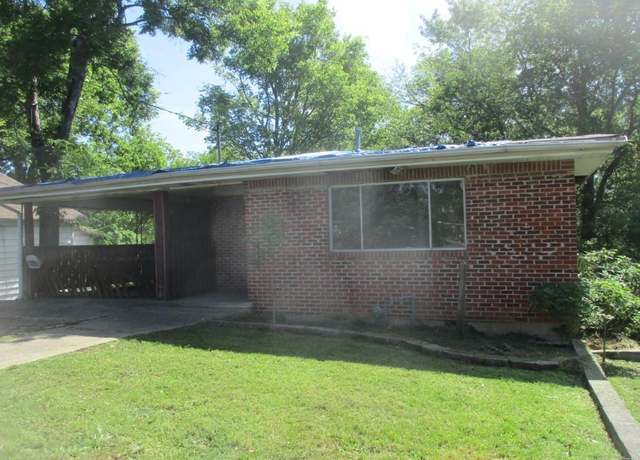 Property at 805 School St, Hot Springs, AR 71913, 2 beds, 2 baths
