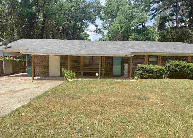 Property at 306 Dixie Dr, El Dorado, AR 71730, 3 beds, 1.5 baths