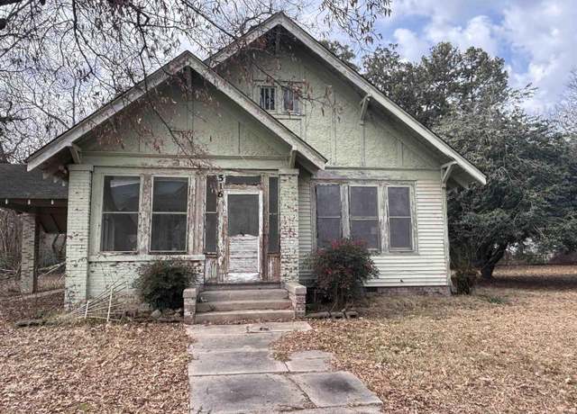 Property at 516 Park St, Lonoke, AR 72086, 2 beds, 1 bath