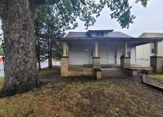 Property at 130 Liberty St, Hot Springs, AR 71913, 3 beds, 1 bath