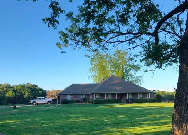 Property at 3737 Genoa Rd, Texarkana, AR 71854, 3 beds, 2 baths