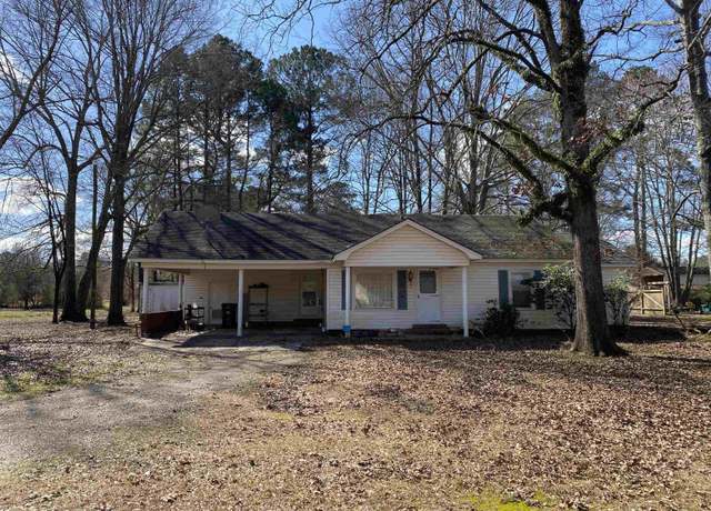 Property at 204 Williams St, Crossett, AR 71635, 2 beds, 2 baths