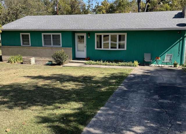 Property at 301 Chestnut St, Marshall, AR 72650, 3 beds, 2 baths