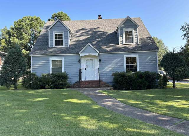 Property at 869 W Main, Piggott, AR 72454, 3 beds, 2 baths