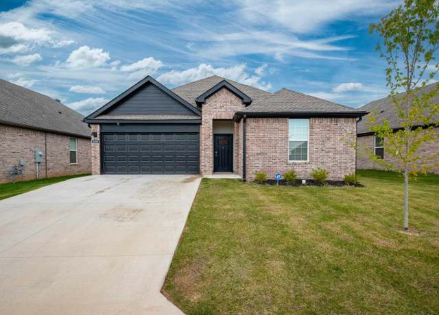 Property at 110 Mikah Dr, Maumelle, AR 72113, 4 beds, 2 baths