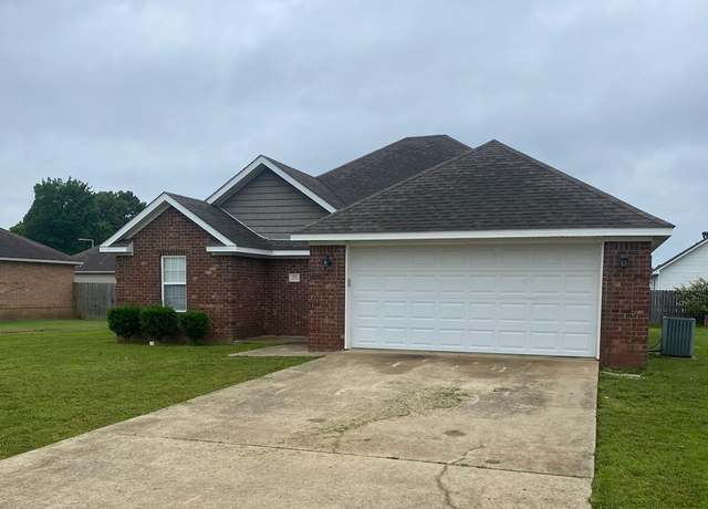 Property at 1313 Crepe Myrtle Dr, Jonesboro, AR 72405, 3 beds, 2 baths