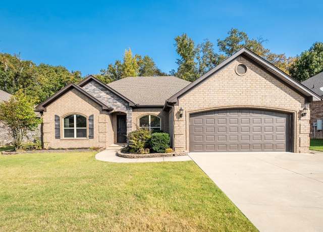 Property at 3109 Village East Dr, Sherwood, AR 72120, 4 beds, 2.5 baths