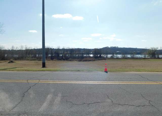 Property at 1817 River Rd, North Little Rock, AR 72114