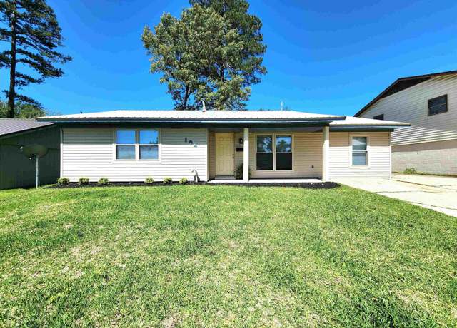Property at 104 Tanglewood Dr, El Dorado, AR 71730, 3 beds, 2 baths