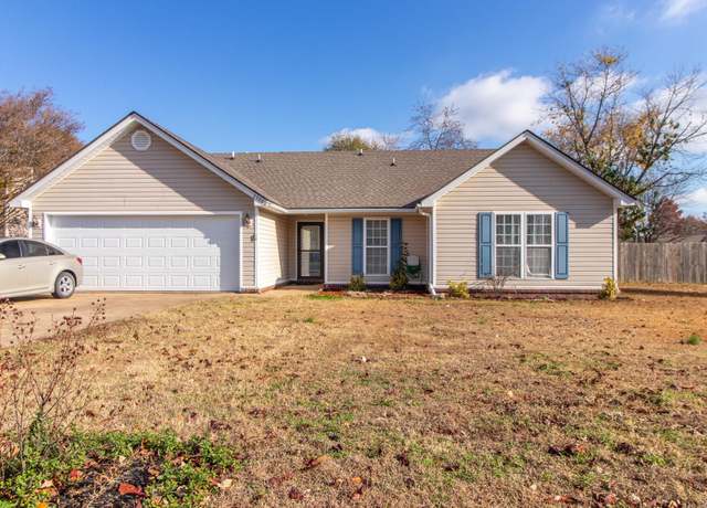 Property at 2200 Sheffield, Jonesboro, AR 72401, 4 beds, 2 baths