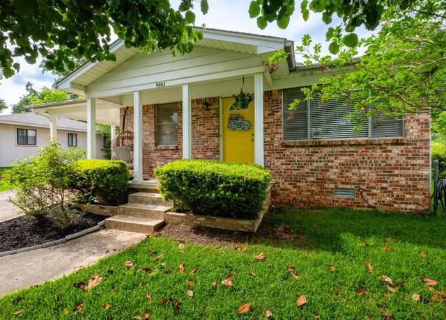 Property at 9802 Temple Dr, Little Rock, AR 72205, 3 beds, 1.5 baths