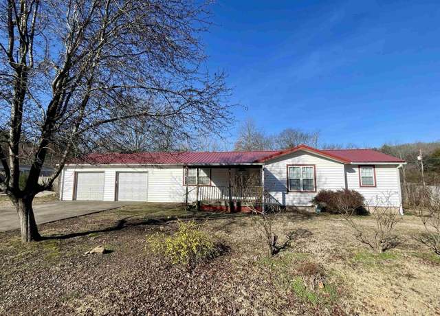 Property at 611 S Johnson St, Perry, AR 72125, 2 beds, 2.5 baths