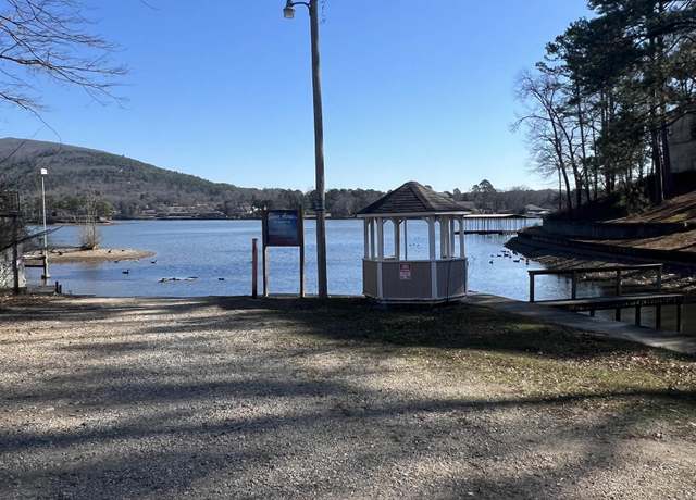 Property at 233 Bayside Rd, Hot Springs, AR 71913, 2 beds, 1 bath