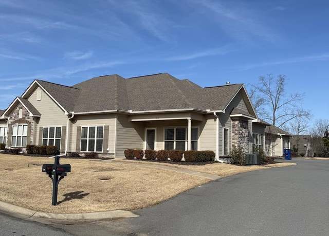 Property at 318 Mountain Terrace Cir, Maumelle, AR 72113, 3 beds, 2 baths
