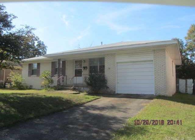 Property at 3905 Emerson, North Little Rock, AR 72118, 3 beds, 1.5 baths