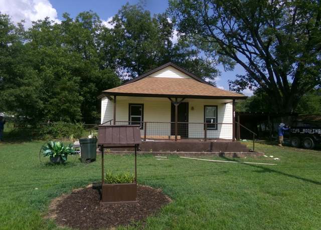 Property at 405 S Skaggs Rd, Clarksville, AR 72830, 3 beds, 1.5 baths