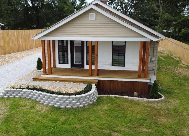 Property at 219 N Chestnut St, Harrison, AR 72601, 3 beds, 2 baths
