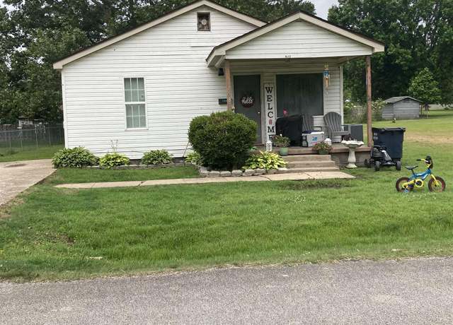 Property at 758 N Garfield Ave Ave, Piggott, AR 72454, 4 beds, 2 baths