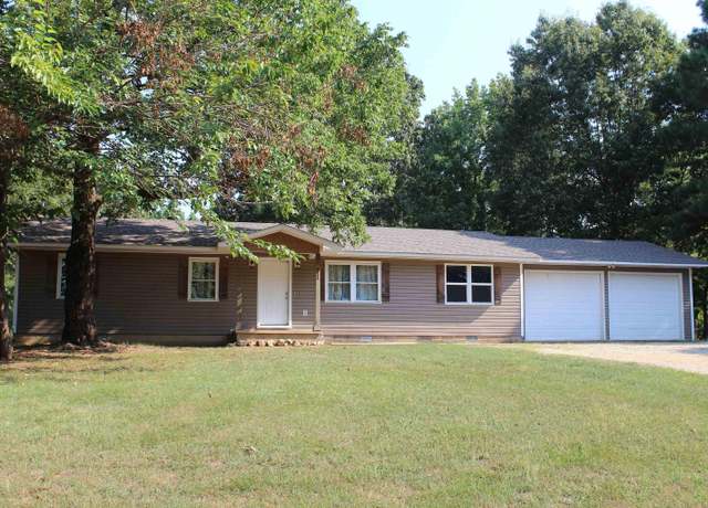 Property at 811 Thorne Dr, Paragould, AR 72450, 5 beds, 2 baths