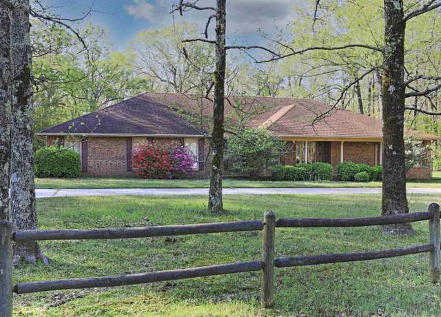 Property at 3716 S Privatewood, Pine Bluff, AR 71603, 4 beds, 3.5 baths