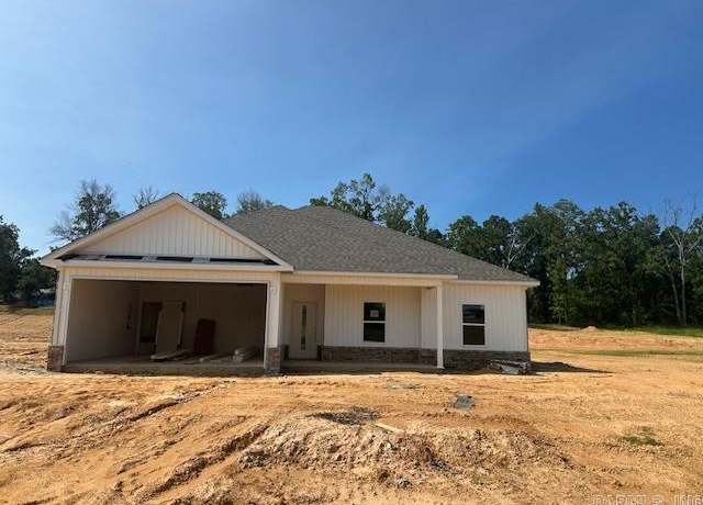 Property at 1176 Duke Dr, Bauxite, AR 72011, 4 beds, 2 baths