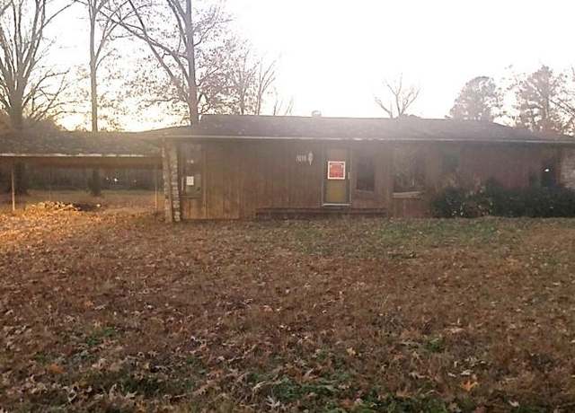 Property at 7030 Mabelvale Pike, Little Rock, AR 72209, 4 beds, 2 baths