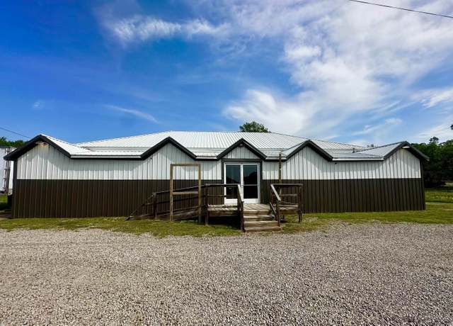 Property at 2206 W Main St, Clarksville, AR 72830, 1 bed, 1 bath