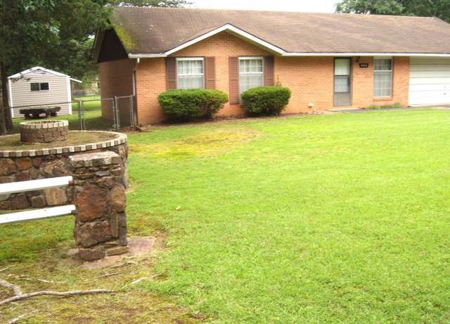 Property at 402 Hill Crest Dr,, Heber Springs, AR 72543, 3 beds, 2 baths